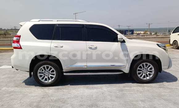 Nunua Ilio tumika Toyota Land Cruiser Prado Nyeupe Gari ndani ya Maputo nchini Maputo Nunua Ilio tumika Toyota Land Cruiser Prado Nyeupe Gari ndani ya Maputo nchini Maputo