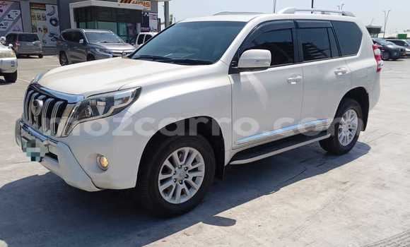 Nunua Ilio tumika Toyota Land Cruiser Prado Nyeupe Gari ndani ya Maputo nchini Maputo Nunua Ilio tumika Toyota Land Cruiser Prado Nyeupe Gari ndani ya Maputo nchini Maputo