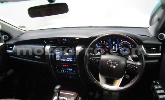 Comprar Usado Toyota Fortuner Branco Carro em Gilé em Zambezia Comprar Usado Toyota Fortuner Branco Carro em Gilé em Zambezia