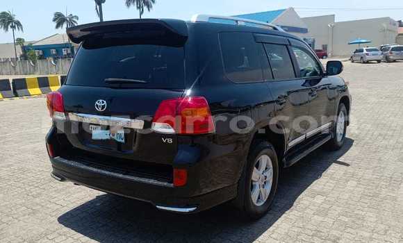 Nunua Ilio tumika Toyota Land Cruiser Prado Kijani Gari ndani ya Maputo nchini Maputo Nunua Ilio tumika Toyota Land Cruiser Prado Kijani Gari ndani ya Maputo nchini Maputo