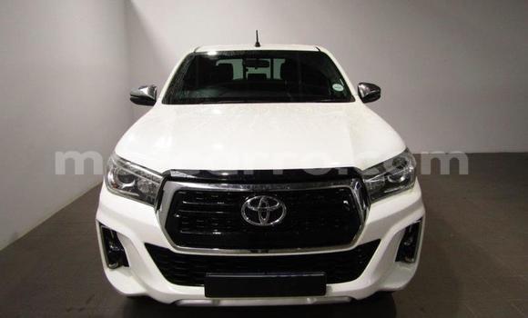 Comprar Usado Toyota Hilux Branco Carro em Gilé em Zambezia Comprar Usado Toyota Hilux Branco Carro em Gilé em Zambezia