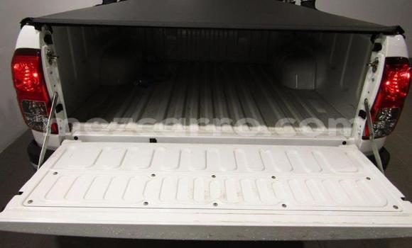 Comprar Usado Toyota Hilux Branco Carro em Gilé em Zambezia Comprar Usado Toyota Hilux Branco Carro em Gilé em Zambezia