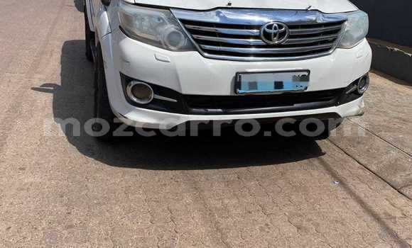 Buy Used Toyota Fortuner White Car in Maputo in Maputo