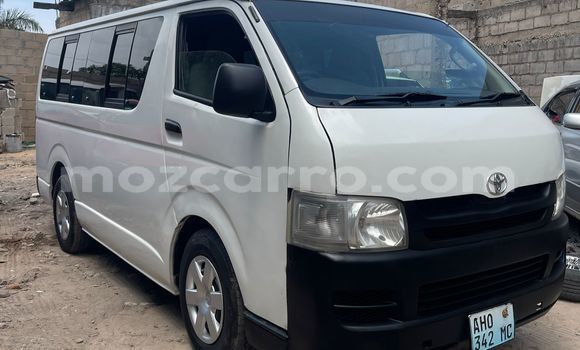 Buy Used Toyota Hiace White Car in Maputo in Maputo