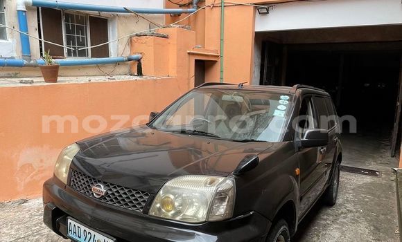 Nunua Ilio tumika Nissan X-Trail Nyeusi Gari ndani ya Maputo nchini Maputo