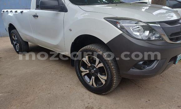 Buy Used Mazda BT-50 White Car in Maputo in Maputo