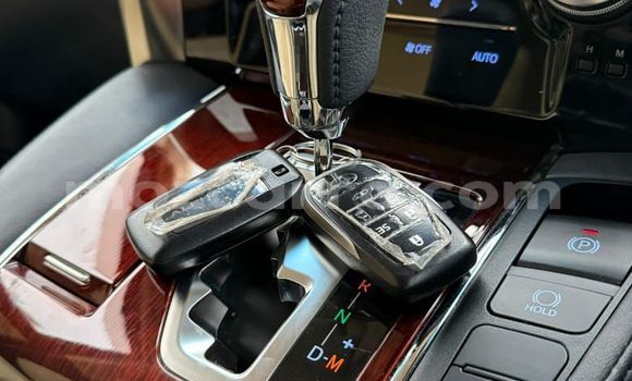 Nunua Ilio tumika Toyota Alphard Nyeusi Gari ndani ya Maputo nchini Maputo Nunua Ilio tumika Toyota Alphard Nyeusi Gari ndani ya Maputo nchini Maputo