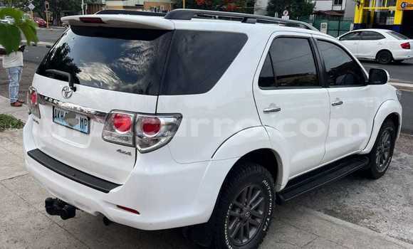 Buy Used Toyota Fortuner White Car in Maputo in Maputo Buy Used Toyota Fortuner White Car in Maputo in Maputo