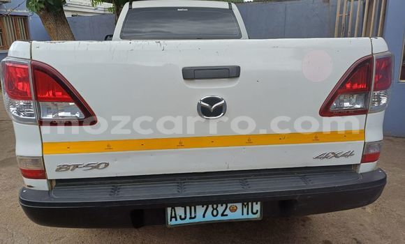 Nunua Ilio tumika Mazda BT-50 Nyeupe Gari ndani ya Maputo nchini Maputo Nunua Ilio tumika Mazda BT-50 Nyeupe Gari ndani ya Maputo nchini Maputo