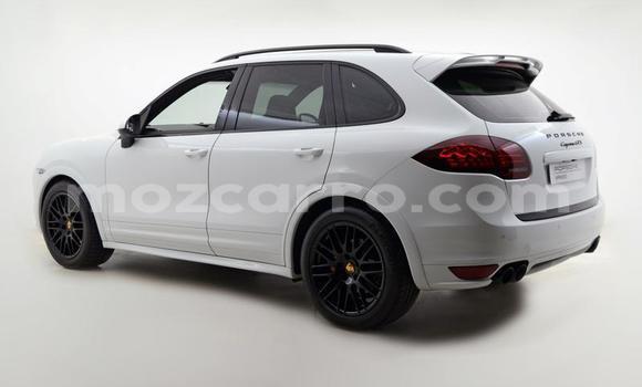 Nunua Ilio tumika Porsche 911 GT3 Nyeupe Gari ndani ya Gilé nchini Zambezia Nunua Ilio tumika Porsche 911 GT3 Nyeupe Gari ndani ya Gilé nchini Zambezia