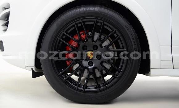 Nunua Ilio tumika Porsche 911 GT3 Nyeupe Gari ndani ya Gilé nchini Zambezia Nunua Ilio tumika Porsche 911 GT3 Nyeupe Gari ndani ya Gilé nchini Zambezia