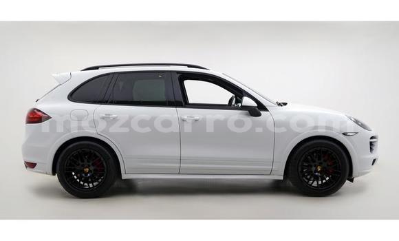 Nunua Ilio tumika Porsche 911 GT3 Nyeupe Gari ndani ya Gilé nchini Zambezia Nunua Ilio tumika Porsche 911 GT3 Nyeupe Gari ndani ya Gilé nchini Zambezia