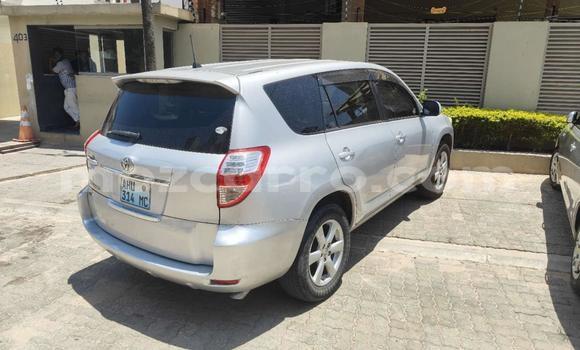 Nunua Ilio tumika Toyota Vanguard Nyingine Gari ndani ya Maputo nchini Maputo