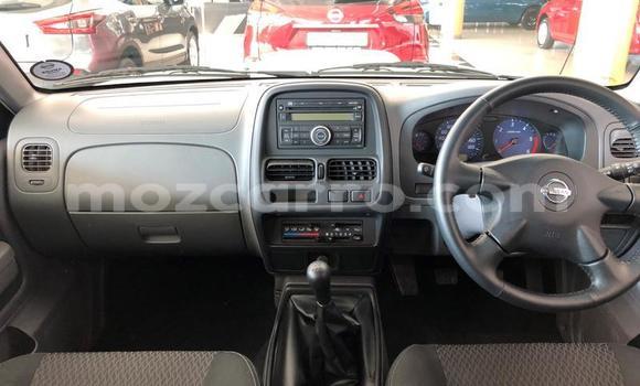 Comprar Usado Nissan NP 300 Branco Carro em Gilé em Zambezia Comprar Usado Nissan NP 300 Branco Carro em Gilé em Zambezia