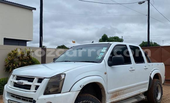 Nunua Ilio tumika Isuzu KB Nyeupe Gari ndani ya Maputo nchini Maputo