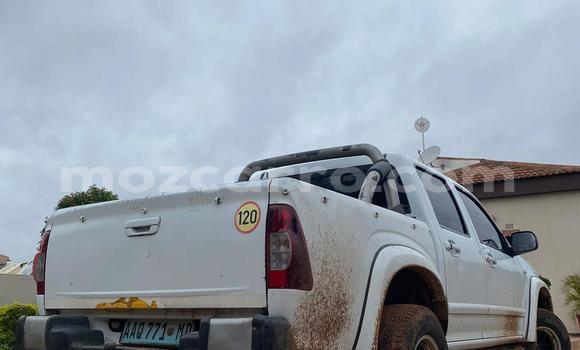 Nunua Ilio tumika Isuzu KB Nyeupe Gari ndani ya Maputo nchini Maputo Nunua Ilio tumika Isuzu KB Nyeupe Gari ndani ya Maputo nchini Maputo