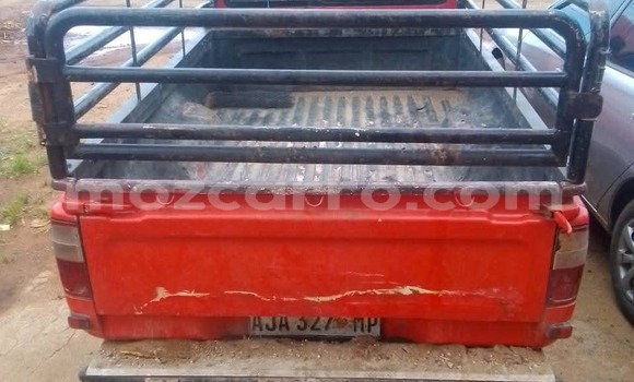 Nunua Ilio tumika Toyota Hilux Nyekundu Gari ndani ya Maputo nchini Maputo Nunua Ilio tumika Toyota Hilux Nyekundu Gari ndani ya Maputo nchini Maputo