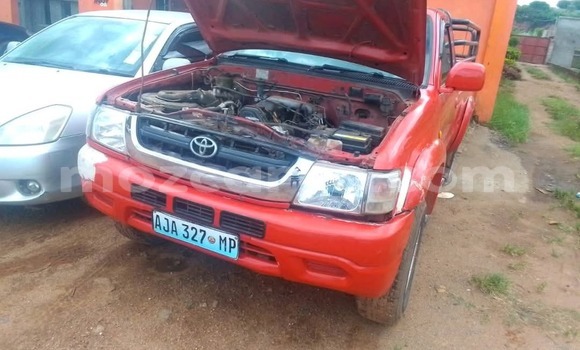 Nunua Ilio tumika Toyota Hilux Nyekundu Gari ndani ya Maputo nchini Maputo Nunua Ilio tumika Toyota Hilux Nyekundu Gari ndani ya Maputo nchini Maputo