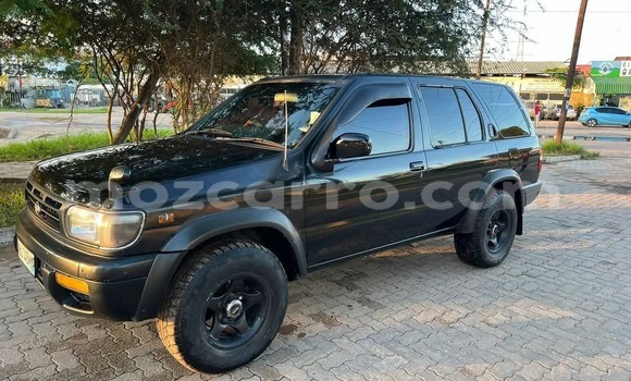 Nunua Ilio tumika Nissan Terrano Nyeusi Gari ndani ya Maputo nchini Maputo