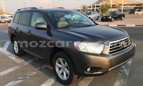Tenga Imported Toyota Highlander Zvimwe Mota in Import - Dubai in Cabo Delgado Tenga Imported Toyota Highlander Zvimwe Mota in Import - Dubai in Cabo Delgado