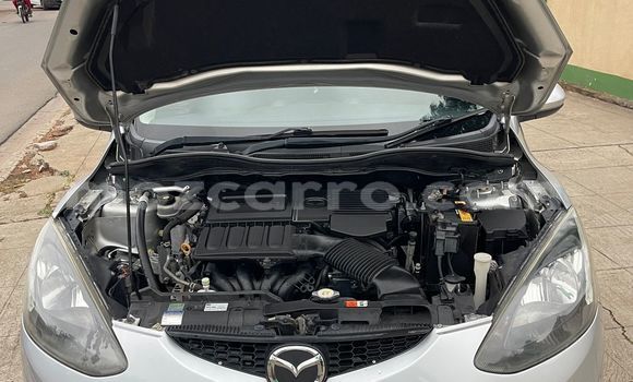 Comprar Usado Mazda Demio Branco Carro em Maputo em Maputo Comprar Usado Mazda Demio Branco Carro em Maputo em Maputo