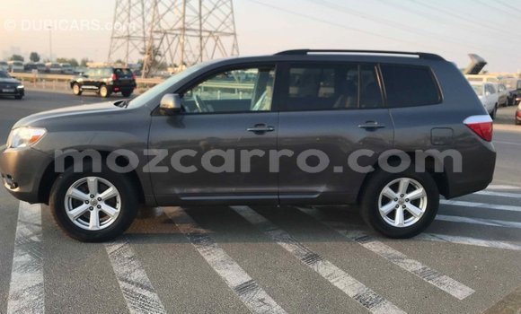 Tenga Imported Toyota Highlander Zvimwe Mota in Import - Dubai in Cabo Delgado Tenga Imported Toyota Highlander Zvimwe Mota in Import - Dubai in Cabo Delgado
