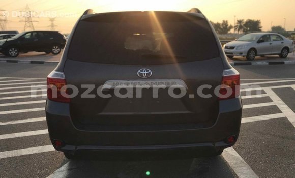 Tenga Imported Toyota Highlander Zvimwe Mota in Import - Dubai in Cabo Delgado Tenga Imported Toyota Highlander Zvimwe Mota in Import - Dubai in Cabo Delgado