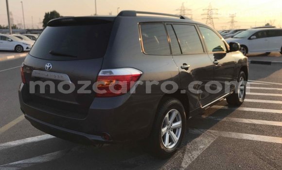 Tenga Imported Toyota Highlander Zvimwe Mota in Import - Dubai in Cabo Delgado Tenga Imported Toyota Highlander Zvimwe Mota in Import - Dubai in Cabo Delgado