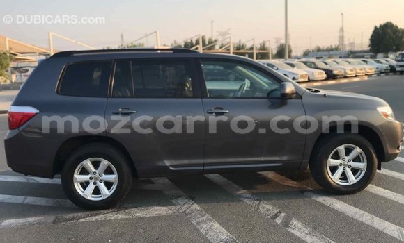 Tenga Imported Toyota Highlander Zvimwe Mota in Import - Dubai in Cabo Delgado Tenga Imported Toyota Highlander Zvimwe Mota in Import - Dubai in Cabo Delgado
