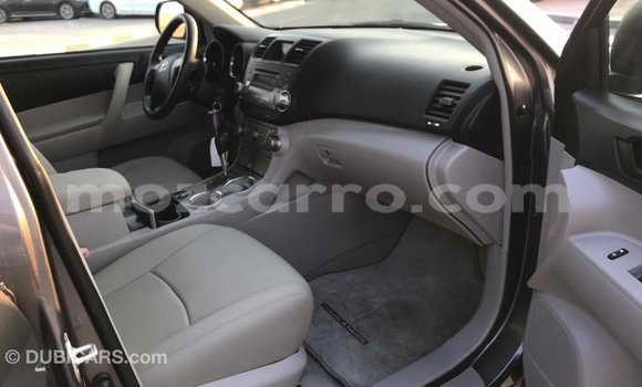 Tenga Imported Toyota Highlander Zvimwe Mota in Import - Dubai in Cabo Delgado Tenga Imported Toyota Highlander Zvimwe Mota in Import - Dubai in Cabo Delgado