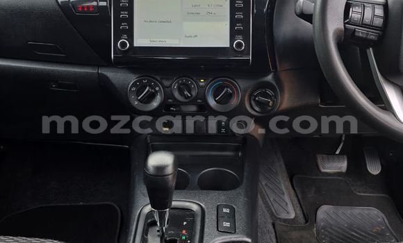 Nunua Ilio tumika Toyota Hilux Nyeupe Gari ndani ya Maputo nchini Maputo Nunua Ilio tumika Toyota Hilux Nyeupe Gari ndani ya Maputo nchini Maputo