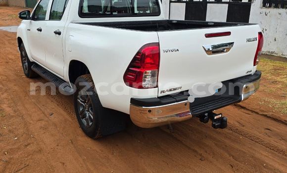 Nunua Ilio tumika Toyota Hilux Nyeupe Gari ndani ya Maputo nchini Maputo Nunua Ilio tumika Toyota Hilux Nyeupe Gari ndani ya Maputo nchini Maputo