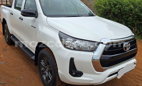 Nunua Ilio tumika Toyota Hilux Nyeupe Gari ndani ya Maputo nchini Maputo Nunua Ilio tumika Toyota Hilux Nyeupe Gari ndani ya Maputo nchini Maputo
