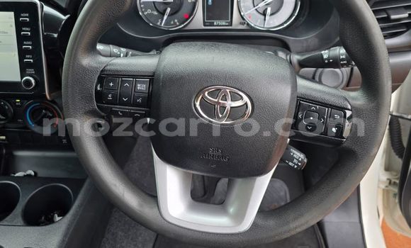 Nunua Ilio tumika Toyota Hilux Nyeupe Gari ndani ya Maputo nchini Maputo Nunua Ilio tumika Toyota Hilux Nyeupe Gari ndani ya Maputo nchini Maputo
