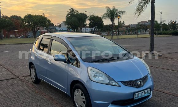 Comprar Usado Honda Fit Azul Carro em Maputo em Maputo