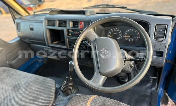 Nunua Ilio tumika Toyota Hiace Bluu Gari ndani ya Maputo nchini Maputo Nunua Ilio tumika Toyota Hiace Bluu Gari ndani ya Maputo nchini Maputo