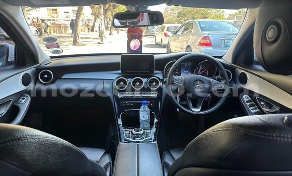 Comprar Usado Mercedes-Benz C-Classe Branco Carro em Maputo em Maputo Comprar Usado Mercedes-Benz C-Classe Branco Carro em Maputo em Maputo