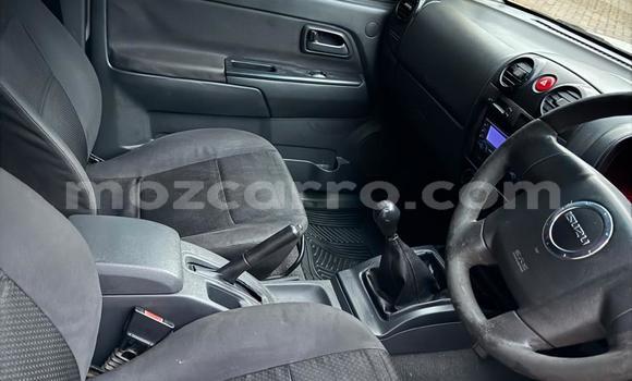 Comprar Usado Isuzu KB Branco Carro em Maputo em Maputo Comprar Usado Isuzu KB Branco Carro em Maputo em Maputo