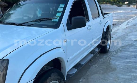 Comprar Usado Isuzu KB Branco Carro em Maputo em Maputo Comprar Usado Isuzu KB Branco Carro em Maputo em Maputo