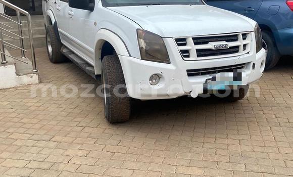 Comprar Usado Isuzu KB Branco Carro em Maputo em Maputo Comprar Usado Isuzu KB Branco Carro em Maputo em Maputo