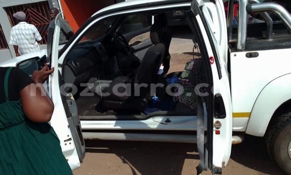 Nunua Ilio tumika Mazda BT-50 Nyeupe Gari ndani ya Maputo nchini Maputo Nunua Ilio tumika Mazda BT-50 Nyeupe Gari ndani ya Maputo nchini Maputo