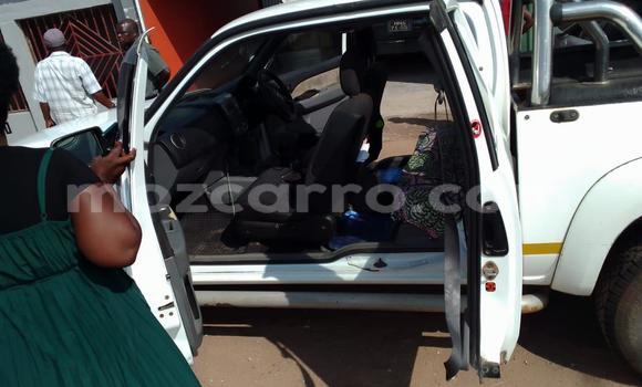Nunua Ilio tumika Mazda BT-50 Nyeupe Gari ndani ya Maputo nchini Maputo Nunua Ilio tumika Mazda BT-50 Nyeupe Gari ndani ya Maputo nchini Maputo