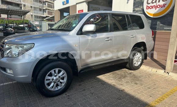 Comprar Usado Toyota Land Cruiser Prata Carro em Maputo em Maputo