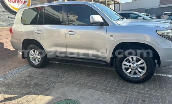 Nunua Ilio tumika Toyota Land Cruiser Fedha Gari ndani ya Maputo nchini Maputo Nunua Ilio tumika Toyota Land Cruiser Fedha Gari ndani ya Maputo nchini Maputo