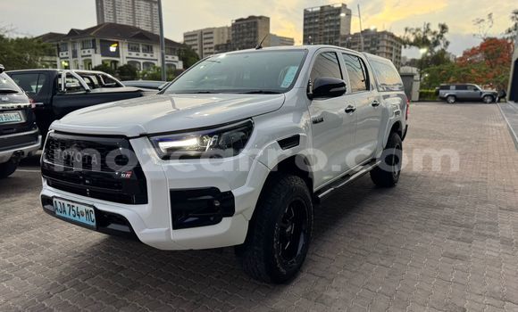 Nunua Ilio tumika Toyota Hilux Nyeupe Gari ndani ya Maputo nchini Maputo Nunua Ilio tumika Toyota Hilux Nyeupe Gari ndani ya Maputo nchini Maputo