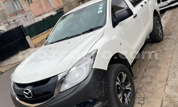 Comprar Usado Mazda BT-50 Branco Carro em Maputo em Maputo Comprar Usado Mazda BT-50 Branco Carro em Maputo em Maputo