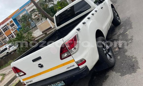 Comprar Usado Mazda BT-50 Branco Carro em Maputo em Maputo Comprar Usado Mazda BT-50 Branco Carro em Maputo em Maputo