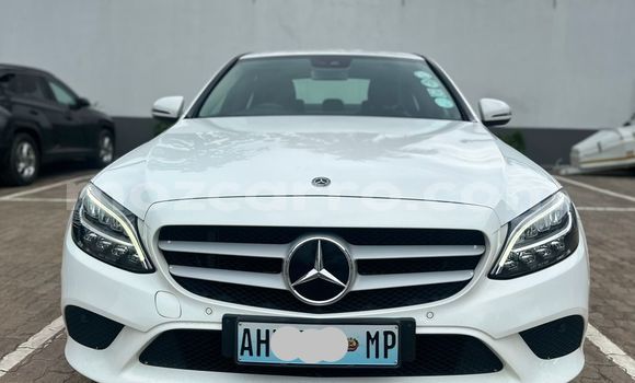 Nunua Ilio tumika Mercedes-Benz C-Classe Nyeupe Gari ndani ya Maputo nchini Maputo Nunua Ilio tumika Mercedes-Benz C-Classe Nyeupe Gari ndani ya Maputo nchini Maputo