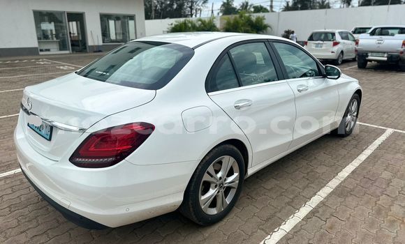 Tenga Tsaru Mercedes-Benz C-Classe Chena Mota in Maputo in Maputo Tenga Tsaru Mercedes-Benz C-Classe Chena Mota in Maputo in Maputo