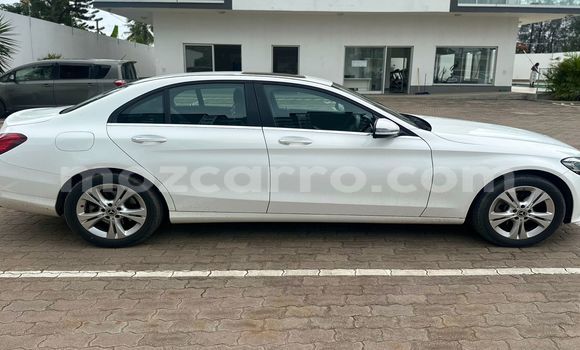 Tenga Tsaru Mercedes-Benz C-Classe Chena Mota in Maputo in Maputo Tenga Tsaru Mercedes-Benz C-Classe Chena Mota in Maputo in Maputo